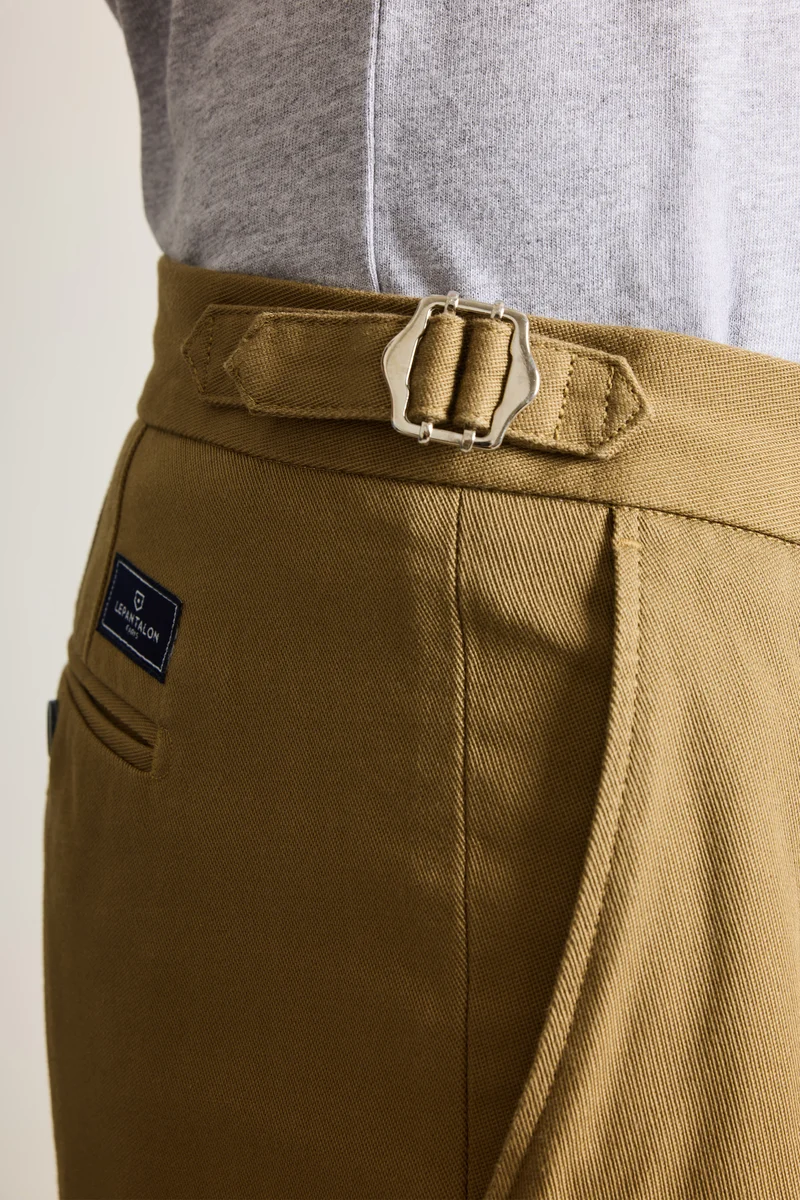 Chino droit double pinces beige foncé