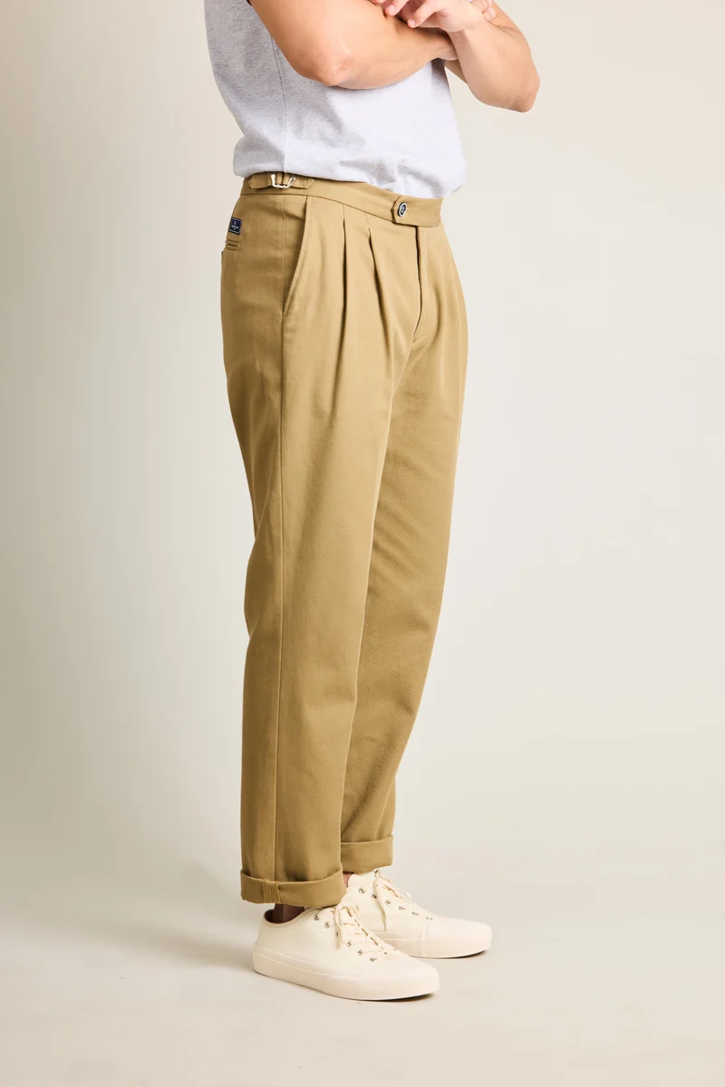 Chino droit double pinces beige foncé