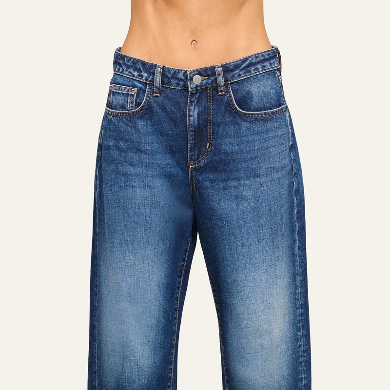 Mallis Bow-Leg Jean