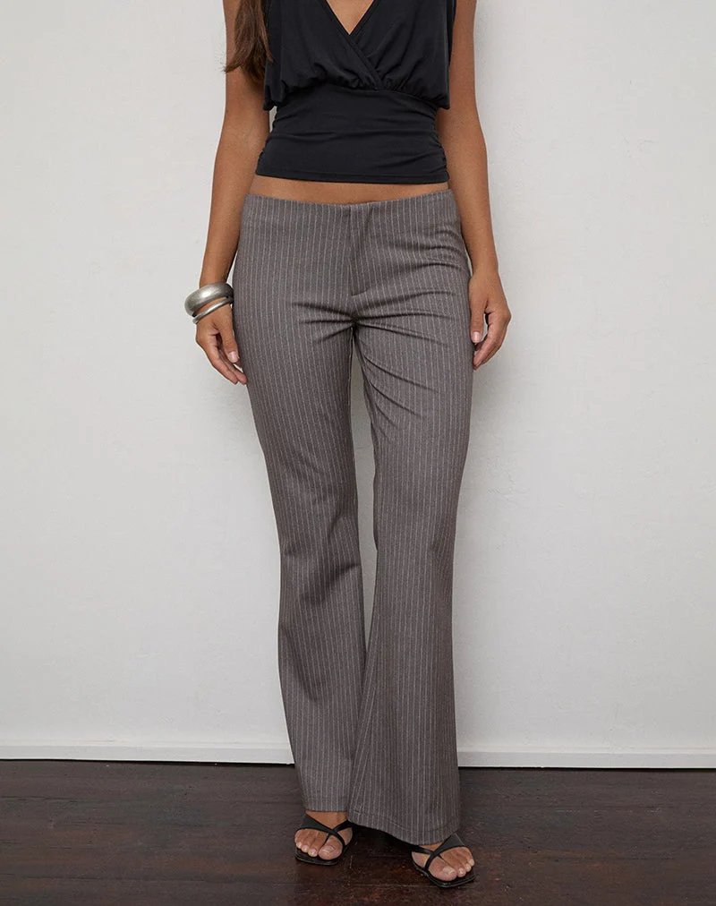Pantalon Yaswa en tissu de costume à fines rayures grises et marron