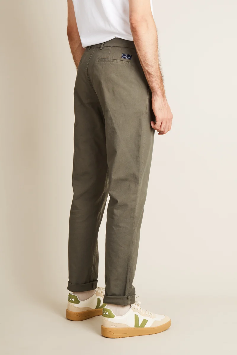 Chino sport kaki