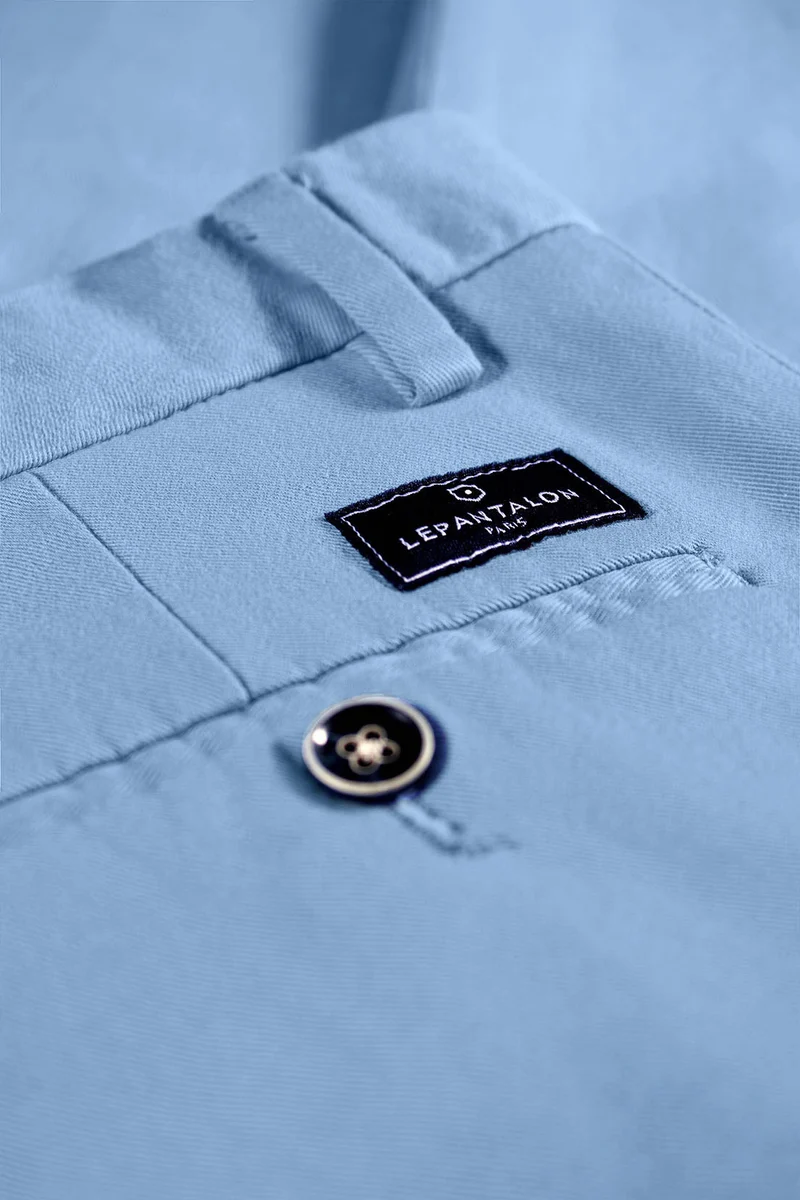 Chino bleu pastel