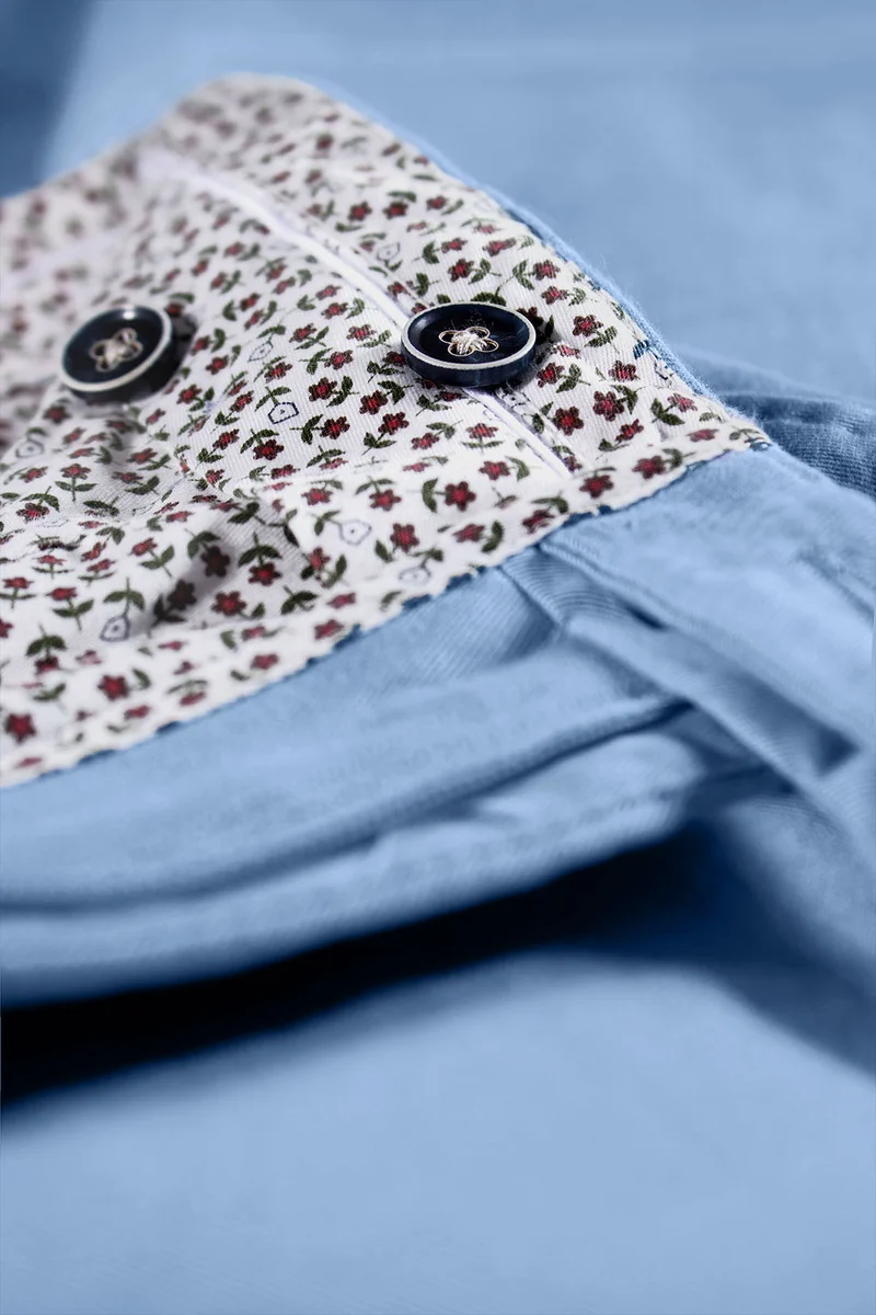 Chino bleu pastel