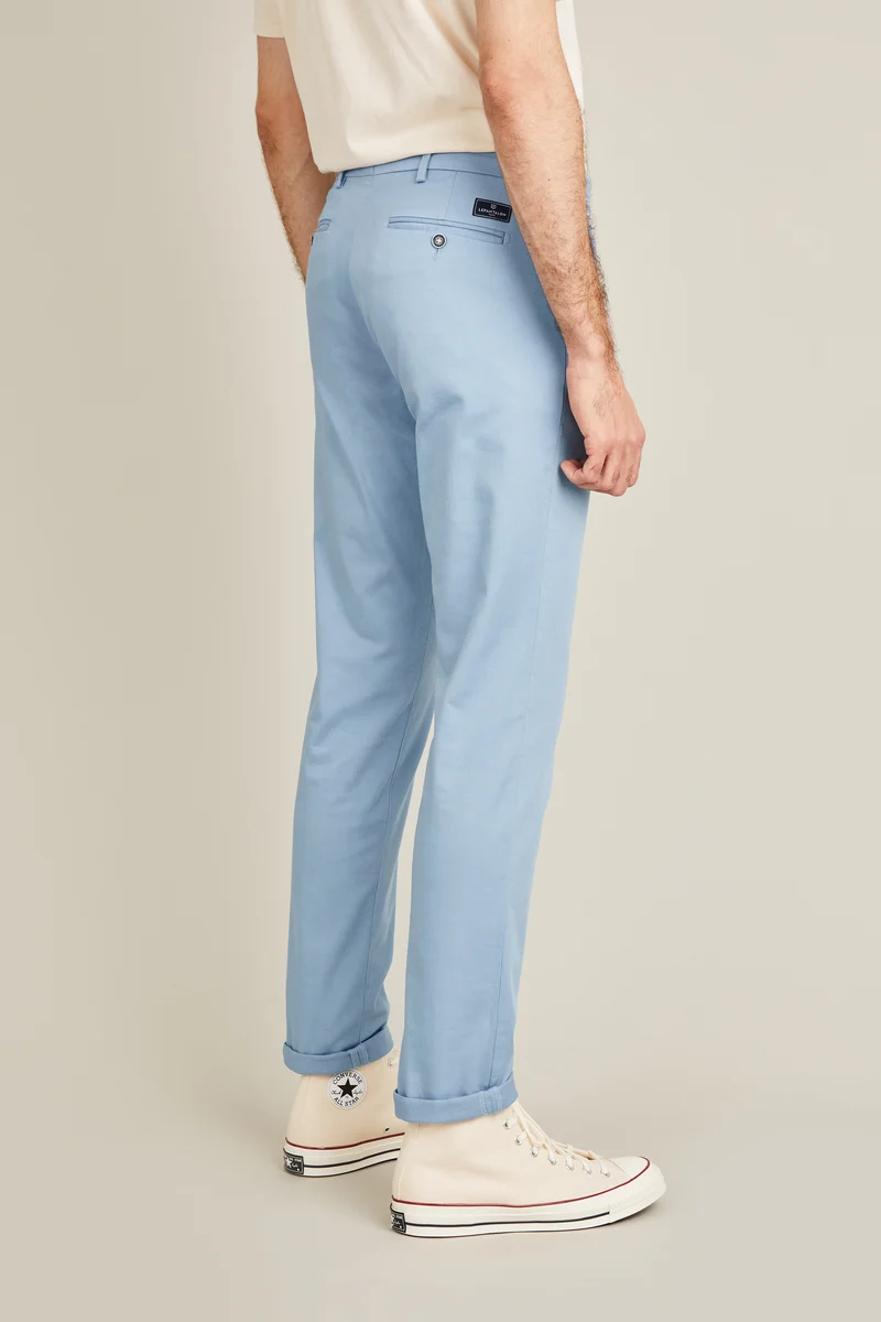 Chino bleu ciel