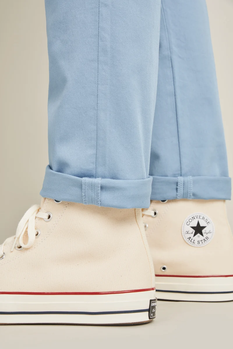 Chino bleu ciel