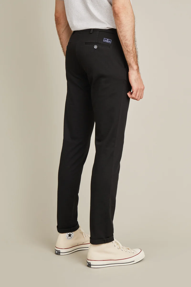 Chino noir