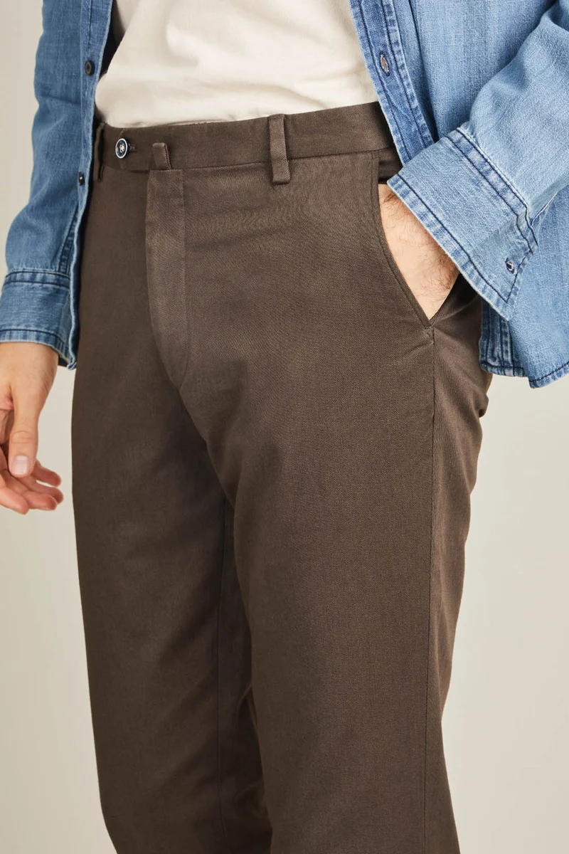 Chino noisette
