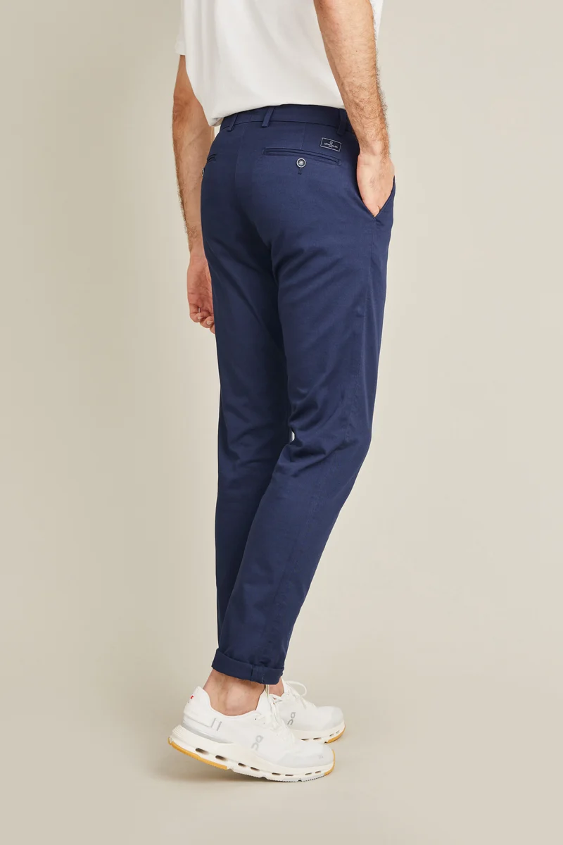Chino bleu roi