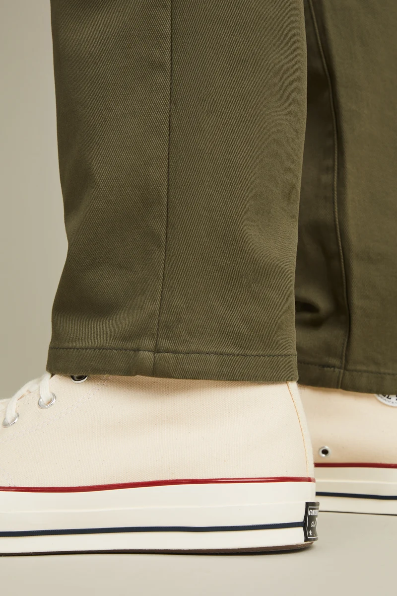 Chino droit kaki