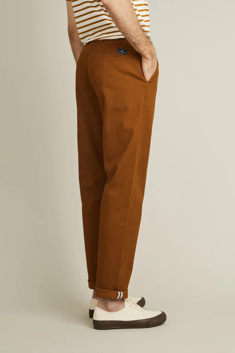 Chino droit camel