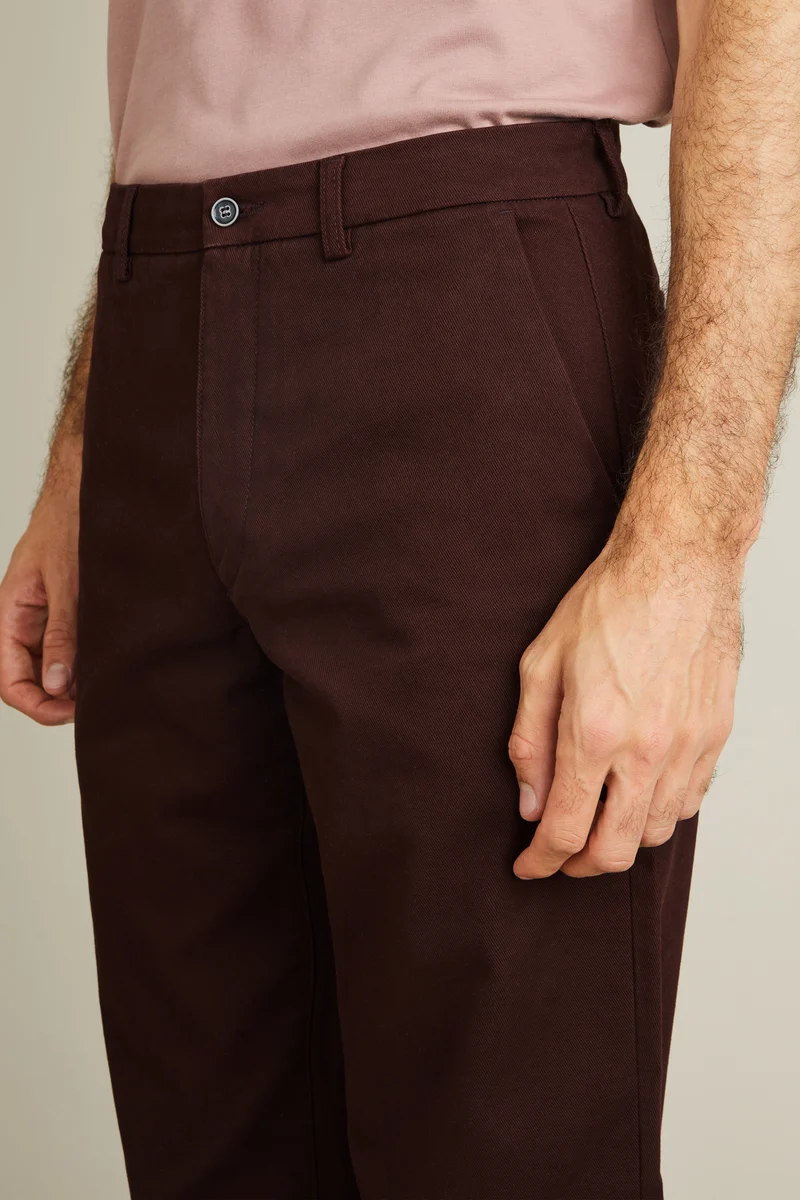 Chino droit bordeaux