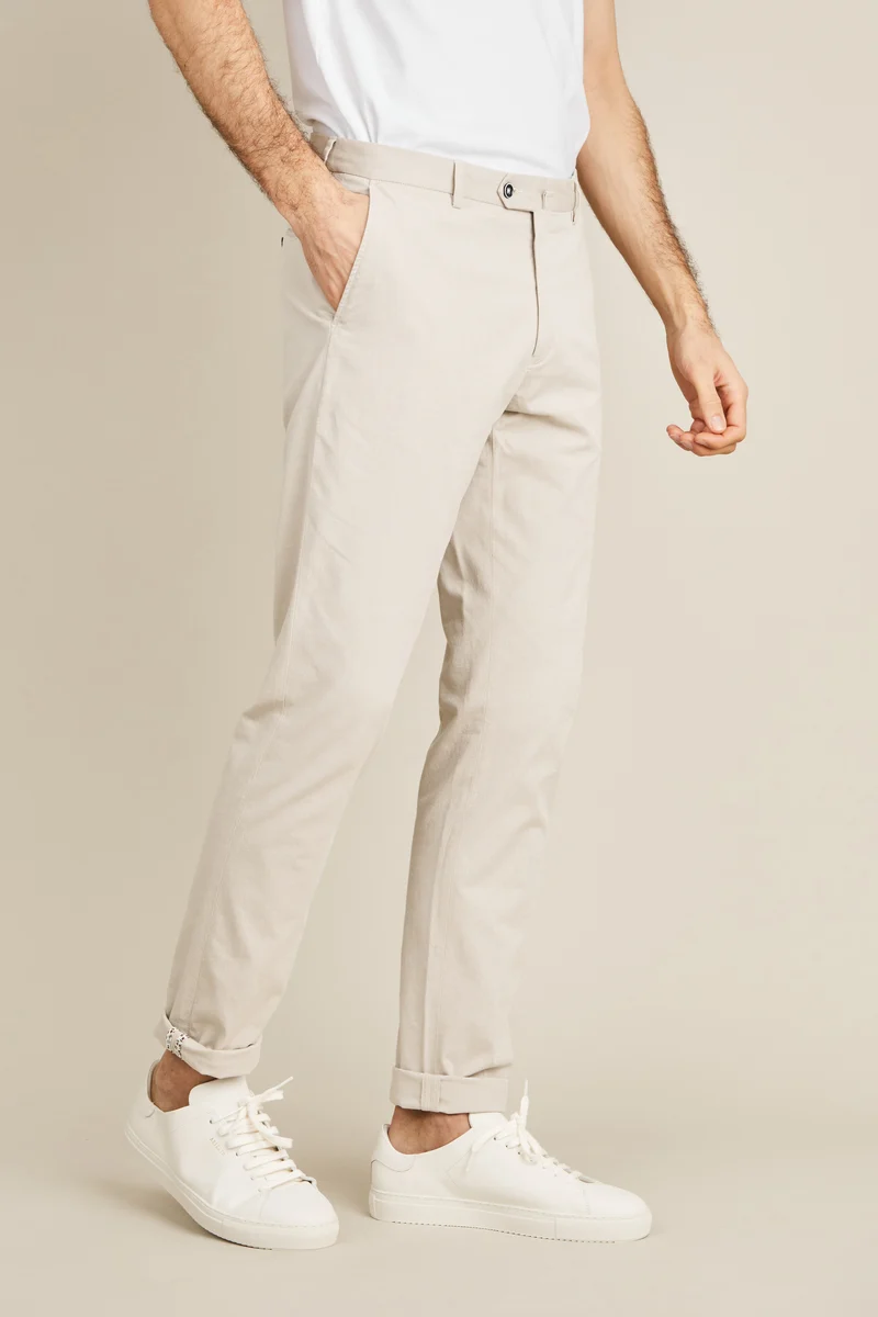 Chino aérien beige