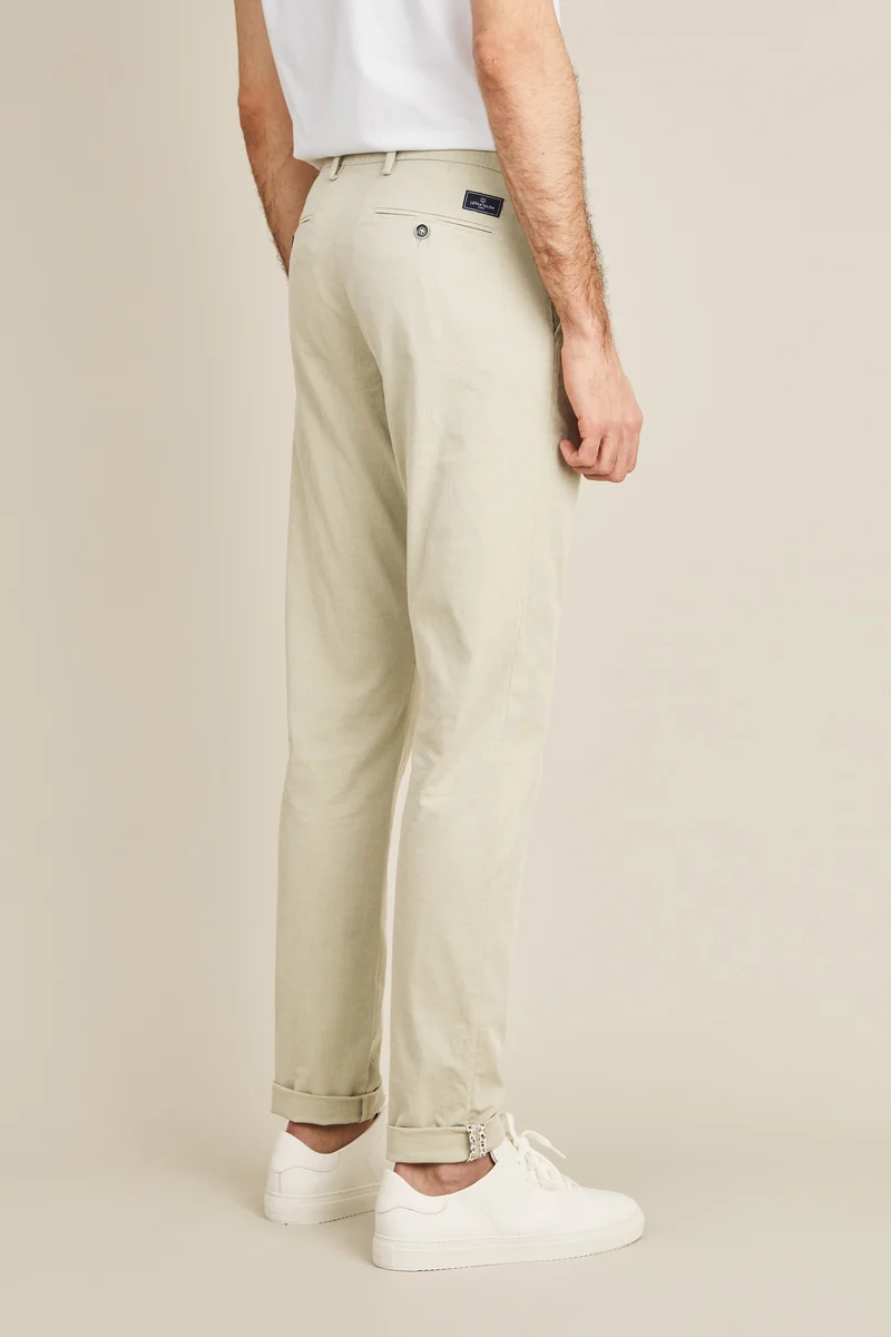 Chino aérien vert olive