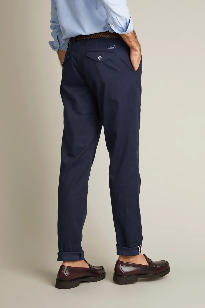 Chino à pinces marine