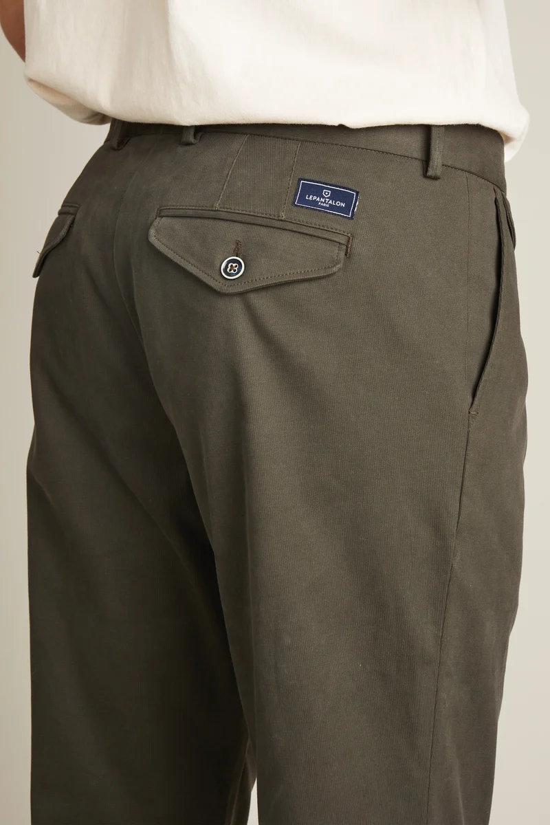 Chino à pinces kaki