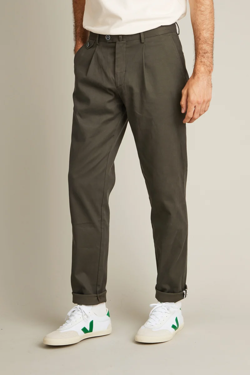Chino à pinces kaki