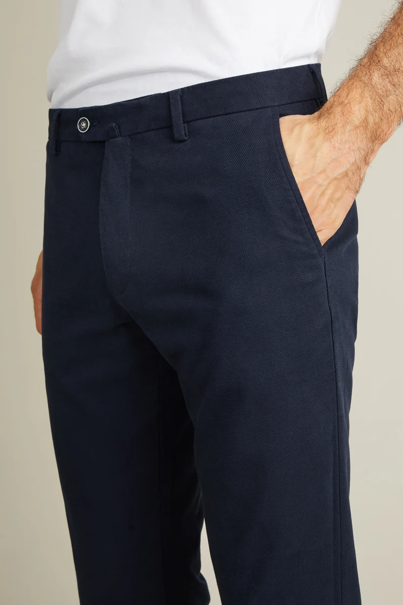 Chino texturé bleu marine