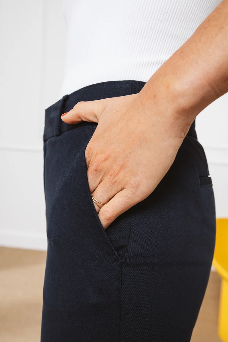Chino bleu marine femme