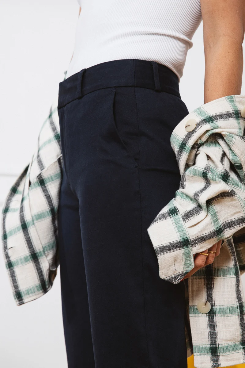 Chino bleu marine femme