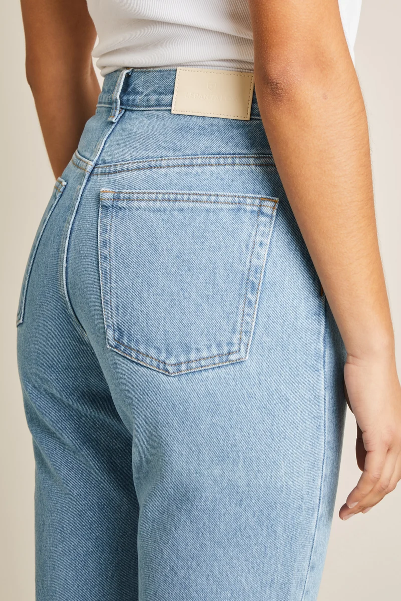 Jean droit bleached v1