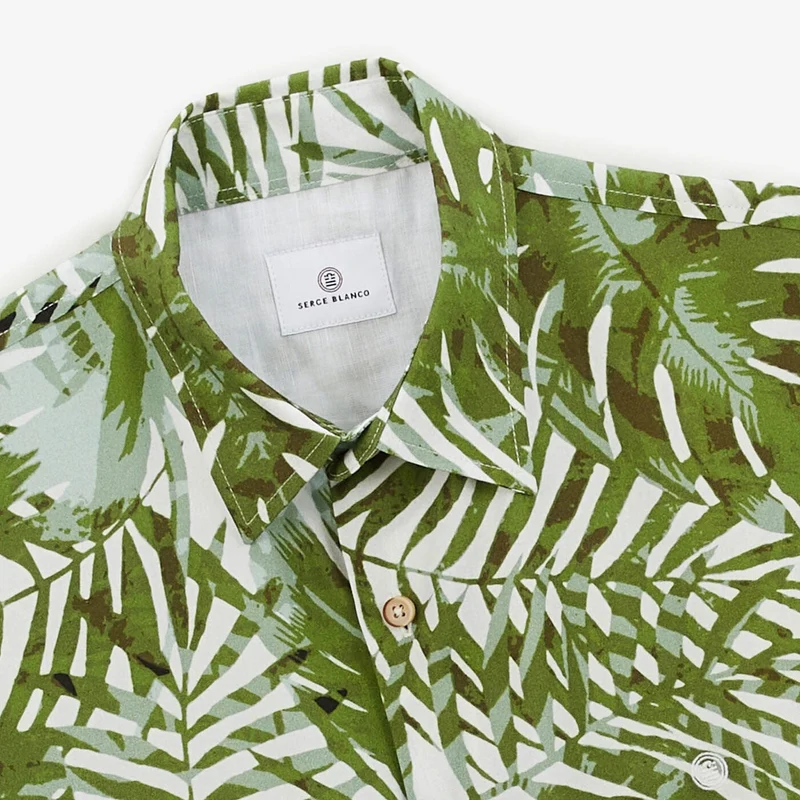 Chemise manches courtes regular imprimé feuilles vert militaire