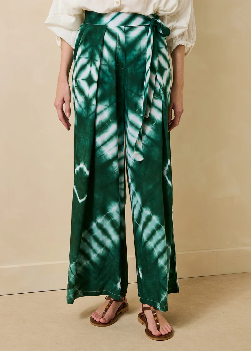 Pantalon large vert à imprimé ceinturé