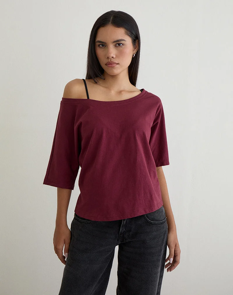 Daimin Off the Shoulder Top in Jersey Maroon (Top à épaules dénudées en jersey)