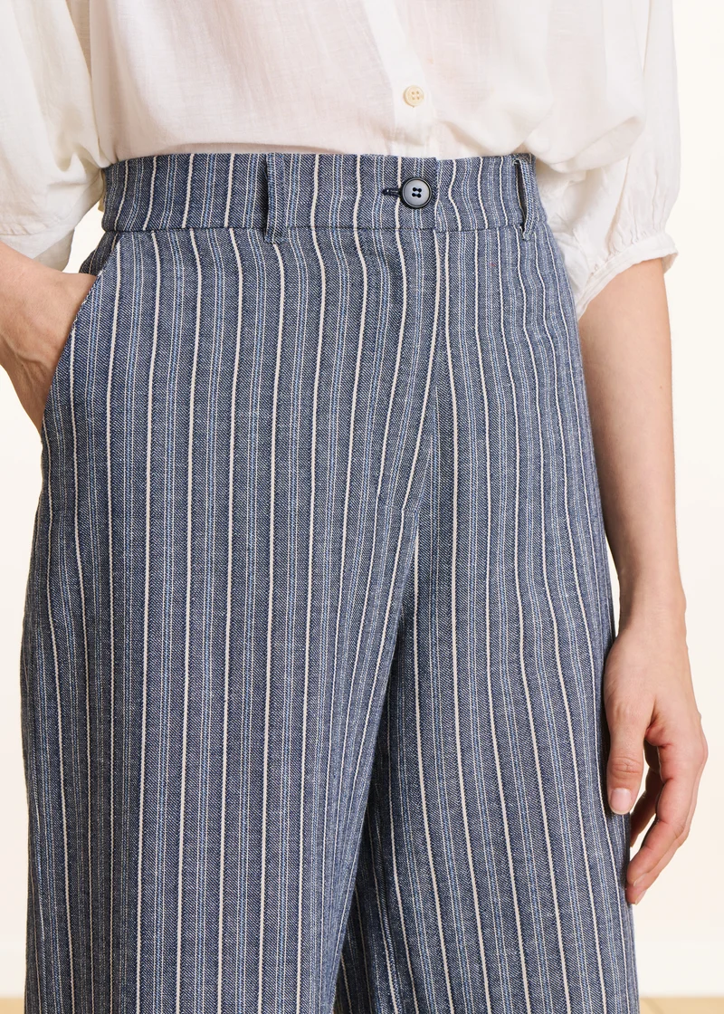 Pantalon droit et large bleu rayé taille haute