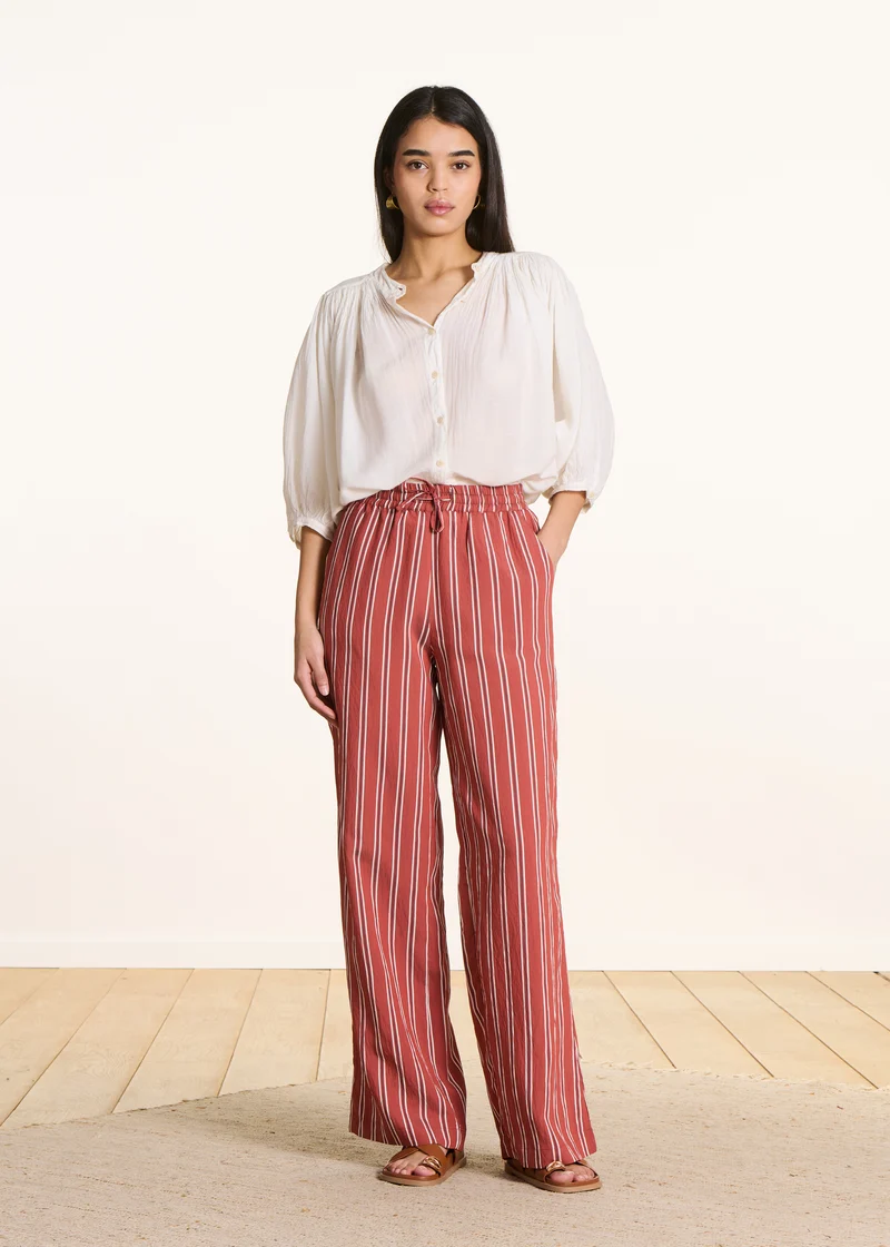 Pantalon large rouge rayé
