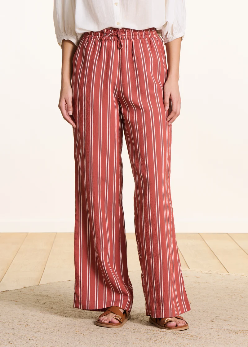 Pantalon large rouge rayé