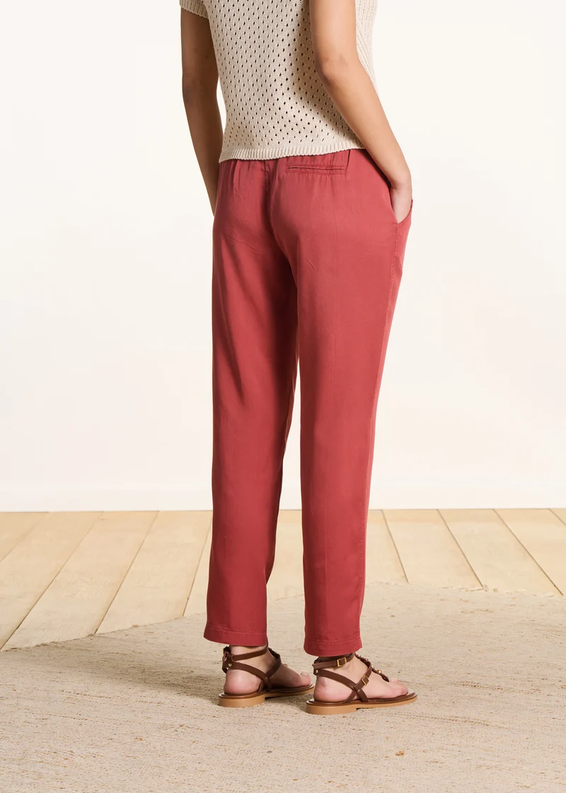 Pantalon fluide rouge en lyocell