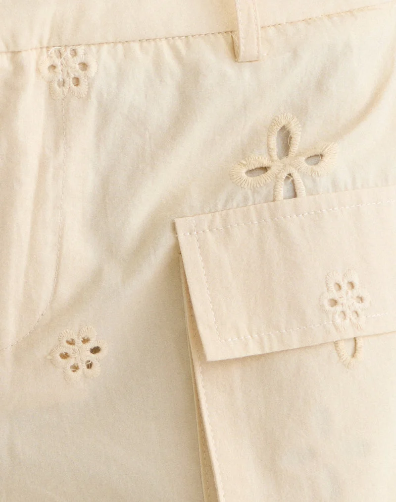 Short Finia en broderie couleur vanille
