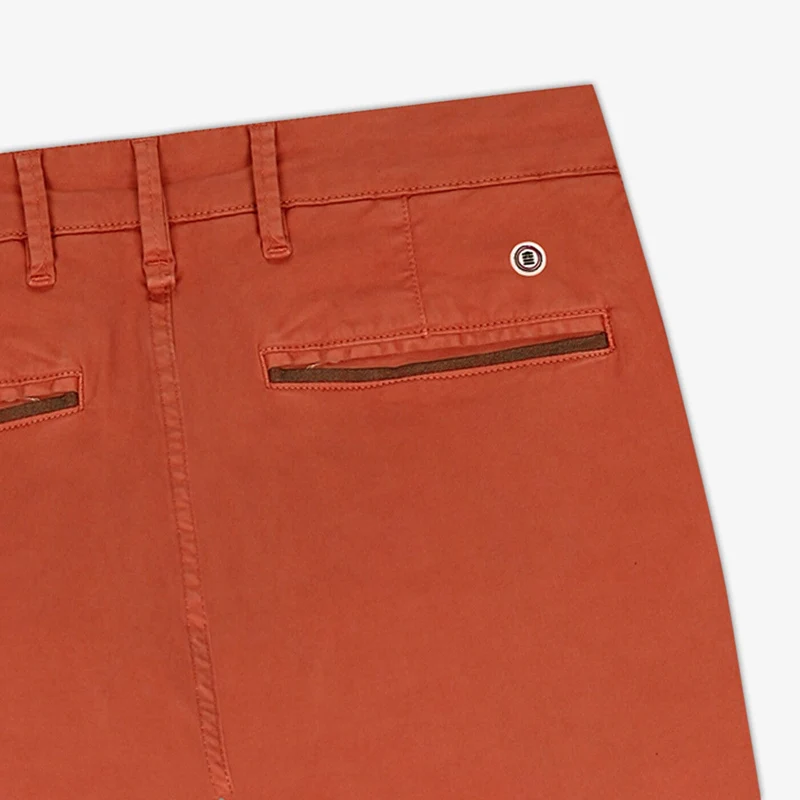 Chino 702 coupe droite courge