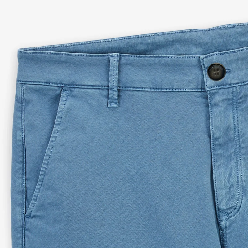 Bermuda 200 coupe droite en coton stretch bleu céruléen