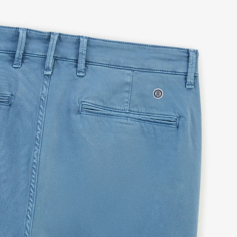 Bermuda 200 coupe droite en coton stretch bleu céruléen