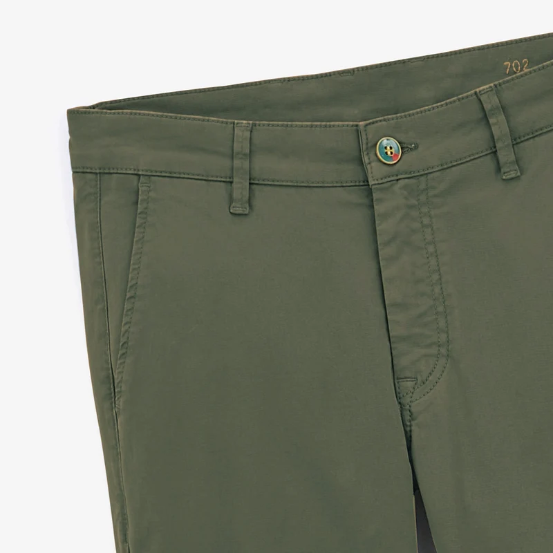 Chino 702 coupe droite confort vert militaire en coton