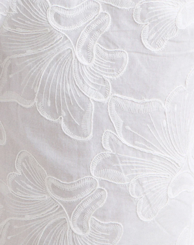 Short longline Ennea, modèle « Broderie White »
