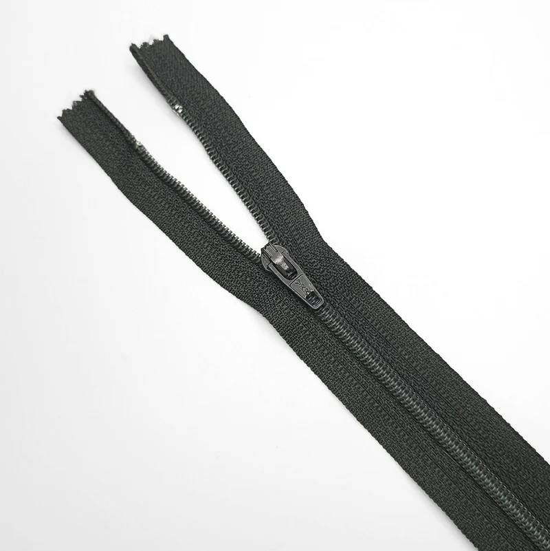 YKK | Fermeture éclair À Bout Fermé | Spirale | #2 | 5 3/4'' - 14.5 cm | SS356 - SS359
