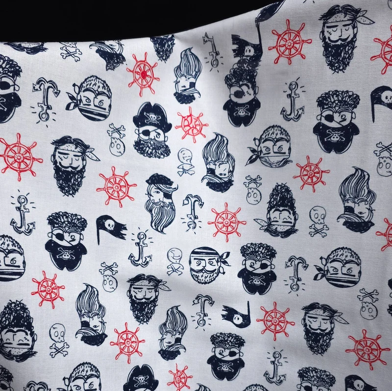 Tissu en coton pirate | Bleu marine et rouge sur blanc | Timeless Treasures
