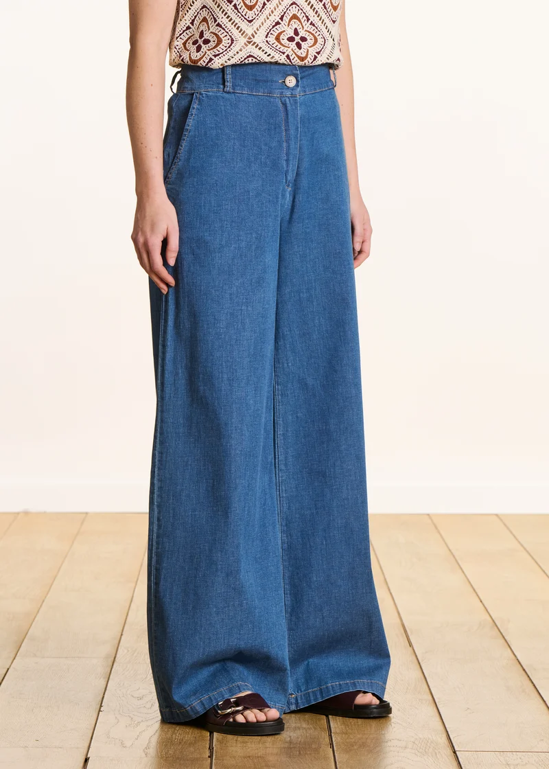 Pantalon droit et large en jean taille haute