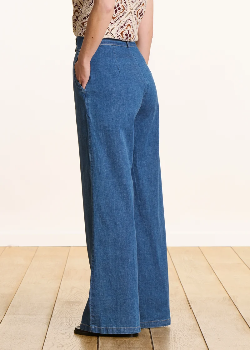 Pantalon droit et large en jean taille haute
