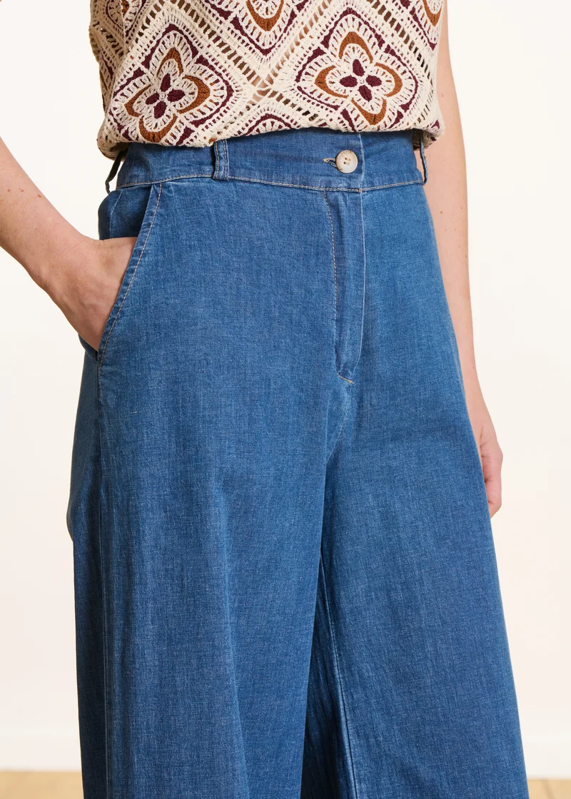 Pantalon droit et large en jean taille haute