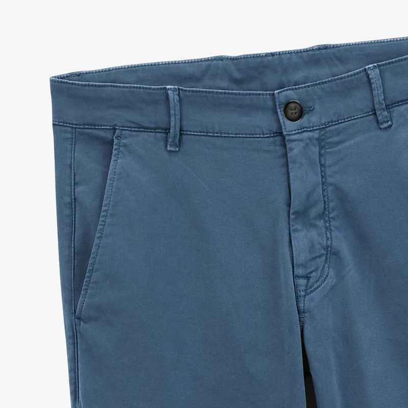 Chino 702 en coton coupe confort bleu céruléen