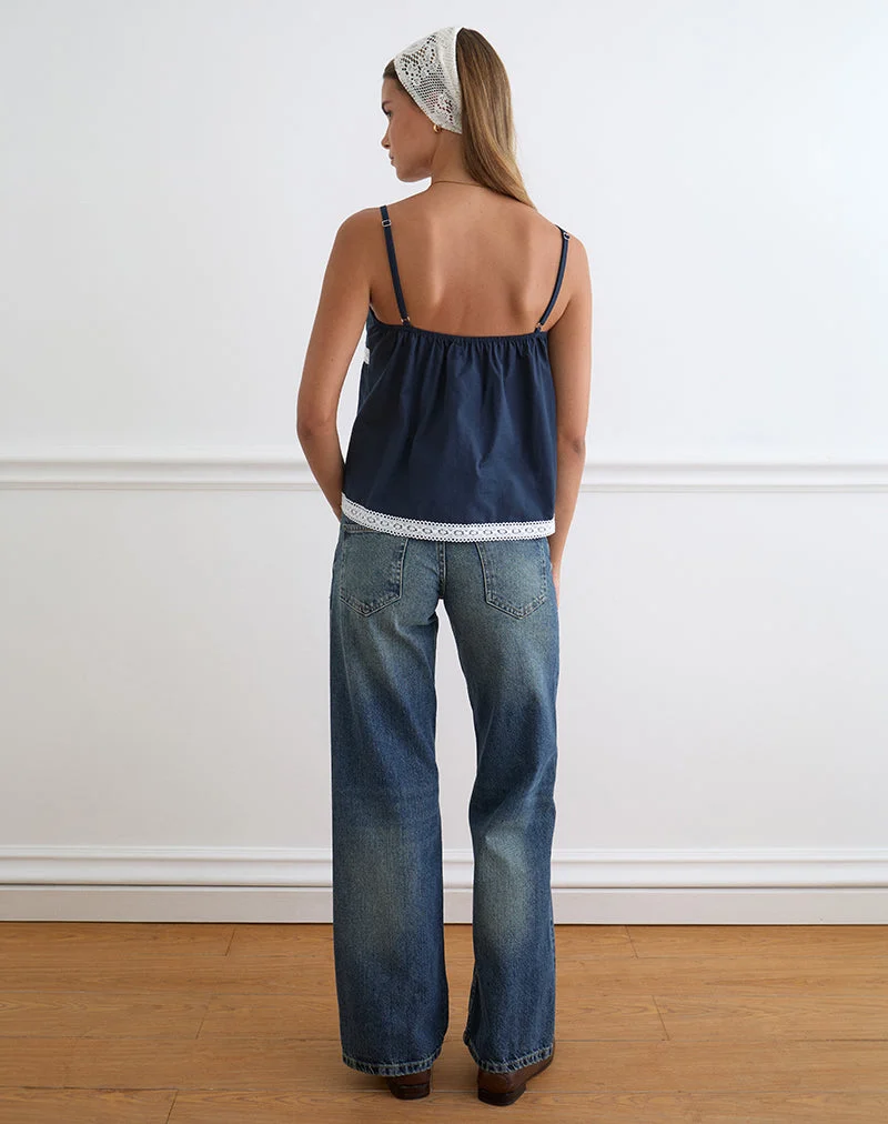 Haut Evren Cami bleu marine foncé avec bordure en dentelle