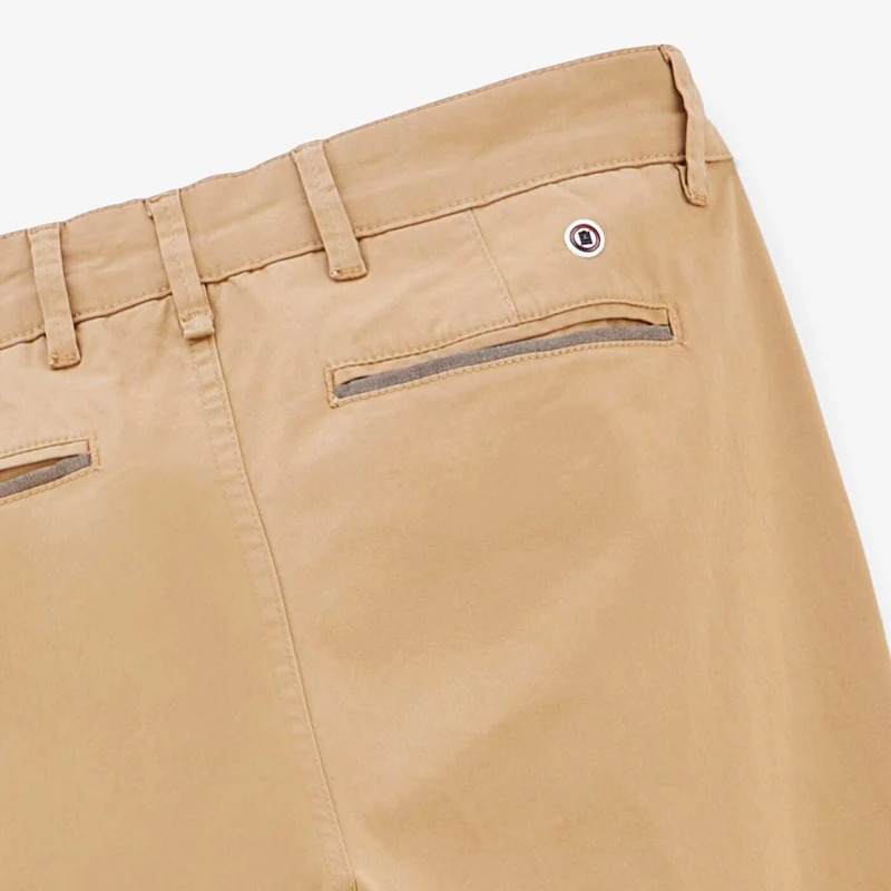 Chino 702 coupe droite confort beige