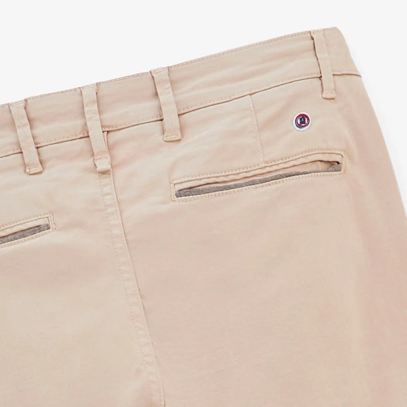 Chino 702 coupe droite confort beige mastic