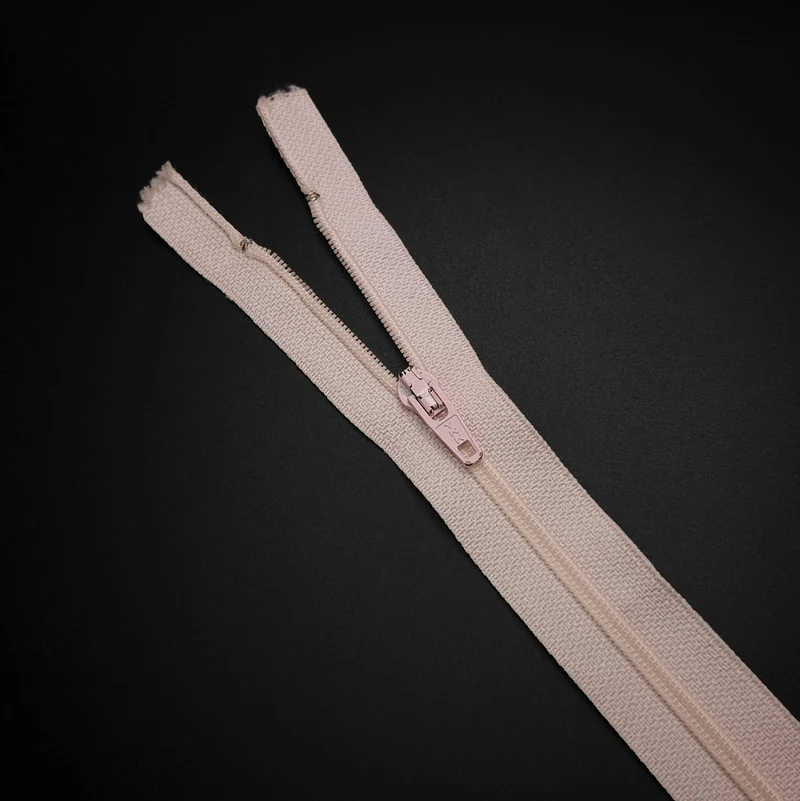 YKK | Fermeture éclair À Bout Fermé | Spirale | #2 | 6 3/4'' - 17 cm | SS306 - SS315