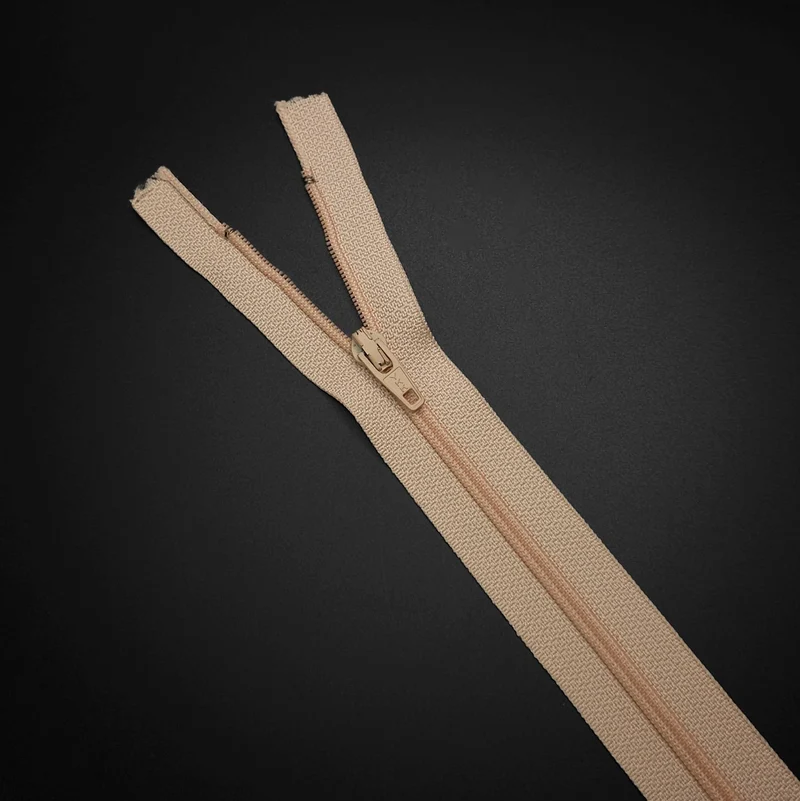 YKK | Fermeture éclair À Bout Fermé | Spirale | #2 | 6 3/4'' - 17 cm | SS301 - SS305