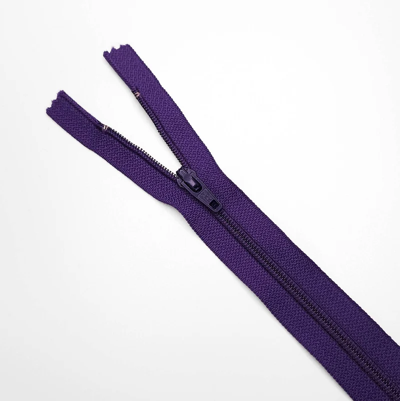 YKK | Fermeture éclair À Bout Fermé | Spirale | Mauve | #2 | 6 3/4'' - 17 cm | SS295 - SS300