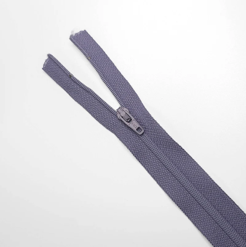YKK | Fermeture éclair À Bout Fermé | Spirale | Mauve | #2 | 6 3/4'' - 17 cm | SS295 - SS300